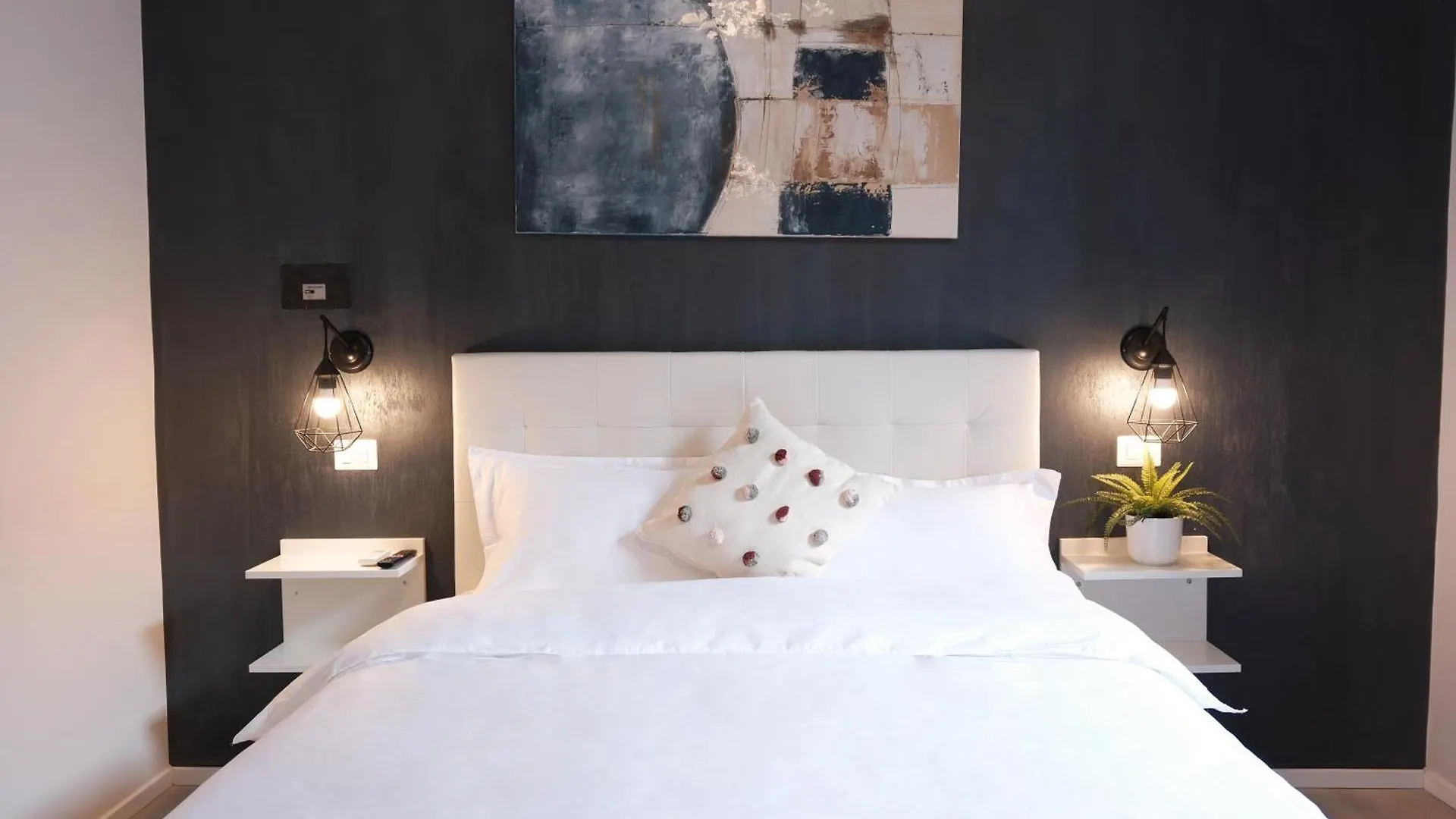 Numi B&B Rome 0*,  Italy